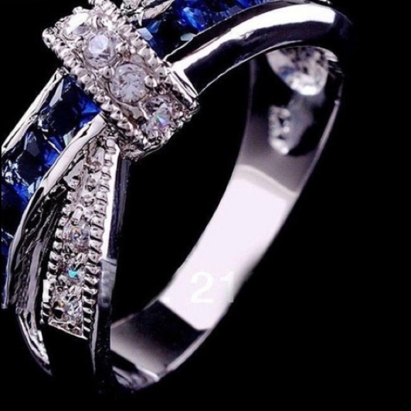 💙12CT White Gold/Blue Sapphire Twist Cubic Zirco - Picture 4 of 6